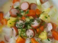 Herzhafte Suppe mit Kohlrabi, Kartoffeln, Karotten und Würstchen. Ein tolles Gericht für Kohlrabi Rezepte.